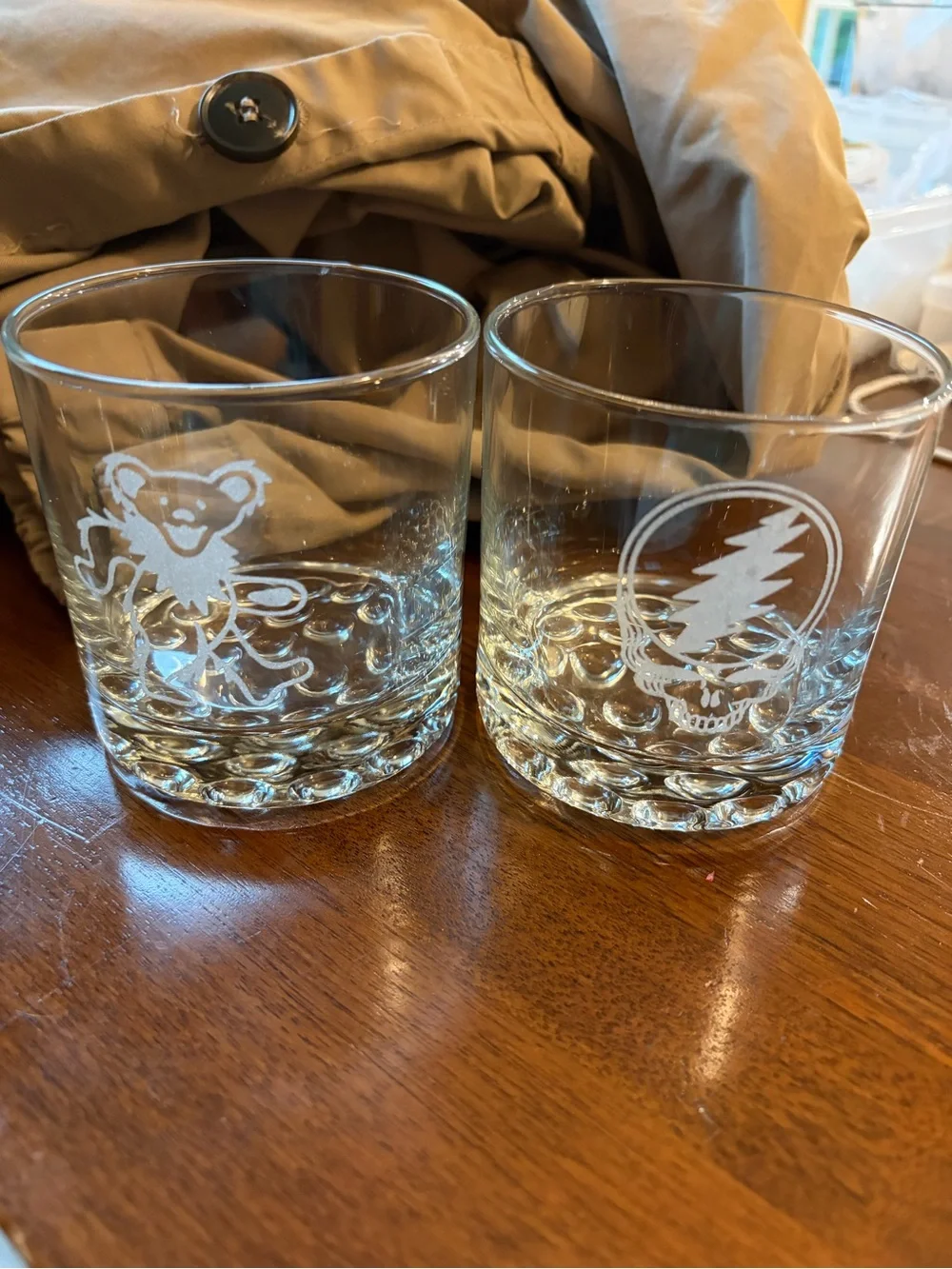Etched Grateful Dead Glass Set with Bear and Skull Motifs